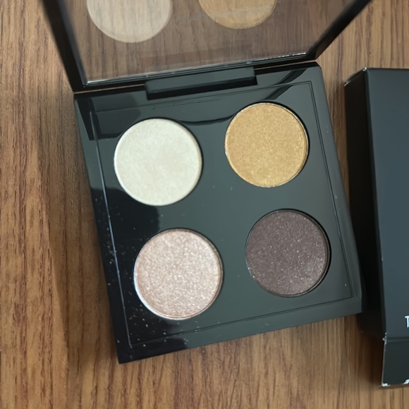 MAC Devilishly Dark Quad- from Villainous Villians- Trainer Sample compact. - Picture 3 of 4